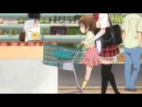 Rikka Takanashi e Yumeha Togashi vão as compras no supermercado para aprender a cozinhar.