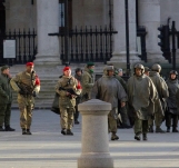 All You Need is Kill - Set de filmagens na Trafalgar Square em Londres - 7
